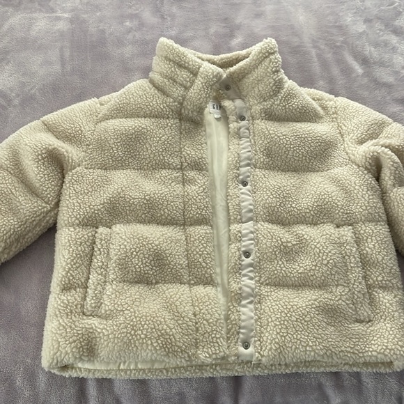 Cream fuzzy puffer jacket with snap buttons - Picture 3 of 4